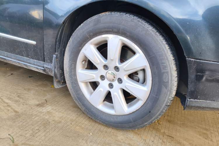 Used Volkswagen Magotan 2010 1.4TSI Elite Edition Right Front Wheel Hub