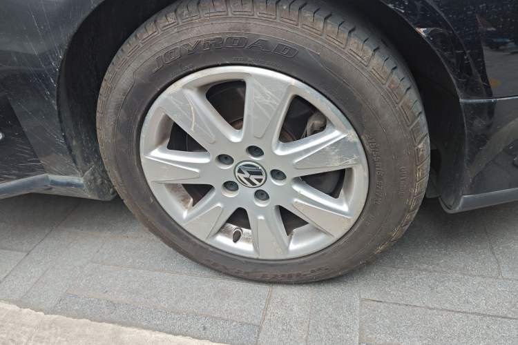 Used Volkswagen Magotan 2010 1.4TSI Elite Edition Right Front Wheel Hub