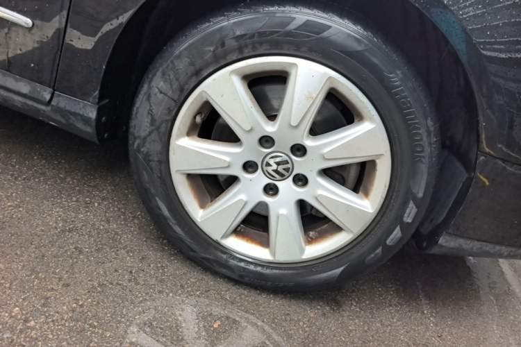 Used Volkswagen Magotan 2010 1.4TSI Elite Edition Right Front Wheel Hub