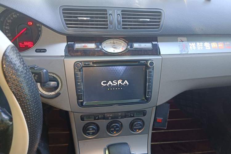 Used Volkswagen Magotan 2011 1.8TSI DSG Comfort Model Audio And AC Panel