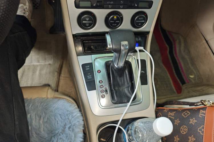 Used Volkswagen Magotan 2011 1.8TSI DSG Comfort Model Audio And AC Panel