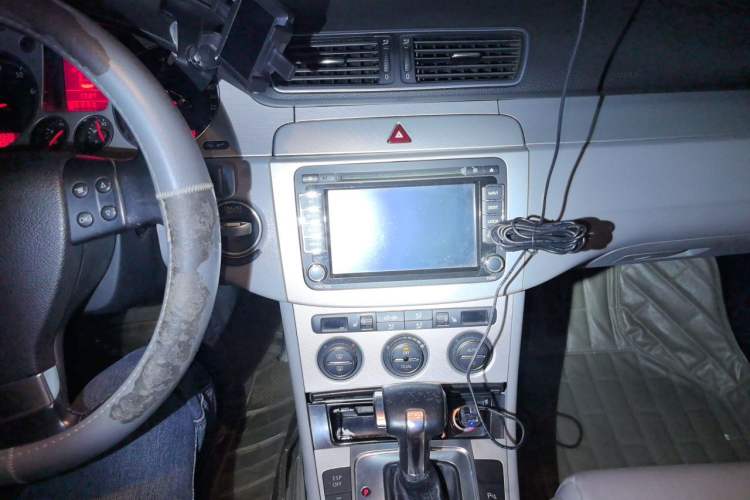 Used Volkswagen Magotan 2011 1.8TSI DSG Comfort Model Audio And AC Panel