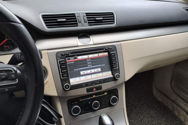 Used Volkswagen Magotan 2011 1.8TSI DSG Luxury Model Audio And AC Panel