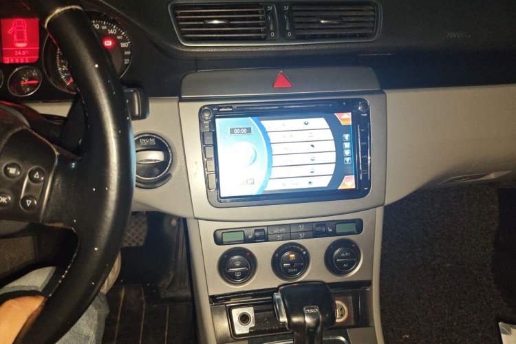 Used Volkswagen Magotan 2011 1.4 TSI Standard Edition Audio And AC Panel