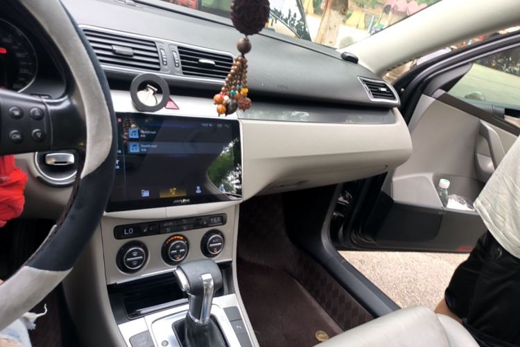 Used Volkswagen Magotan 2011 1.4 TSI Elite Edition Audio And AC Panel