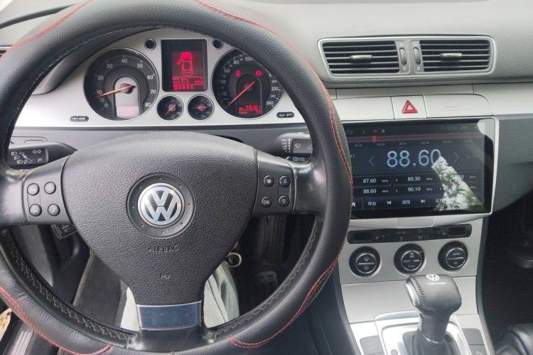 Used Volkswagen Magotan 2011 1.8TSI DSG Luxury Model Audio And AC Panel
