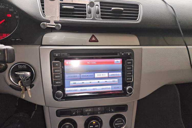 Used Volkswagen Magotan 2011 1.4 TSI Elite Edition Audio And AC Panel