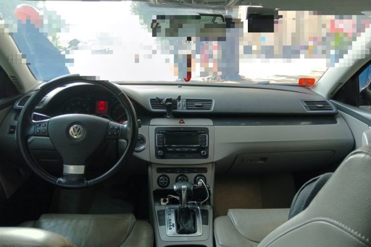 Used Volkswagen Magotan 2011 1.4 TSI Elite Edition Center Console