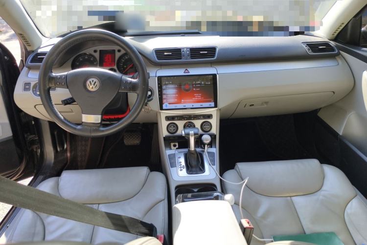 Used Volkswagen Magotan 2011 1.8TSI DSG Luxury Model Center Console