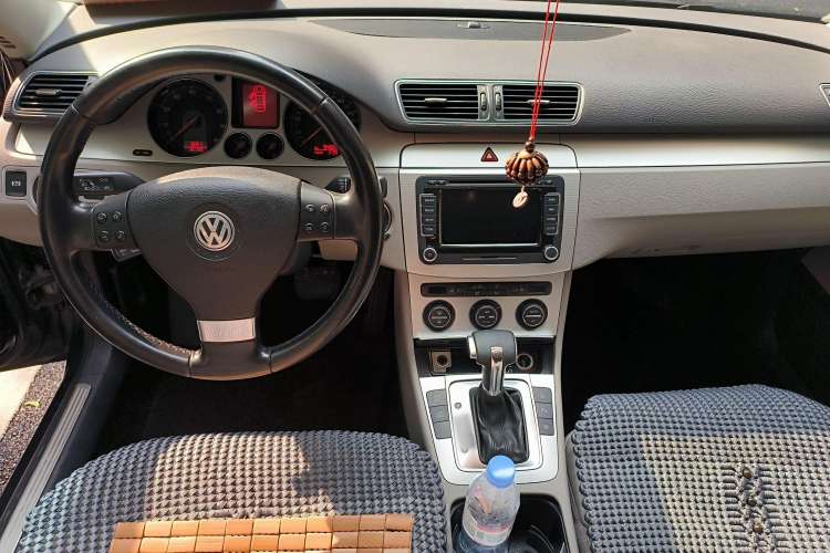 Used Volkswagen Magotan 2011 2.0 TSI DSG Luxury Edition Center Console