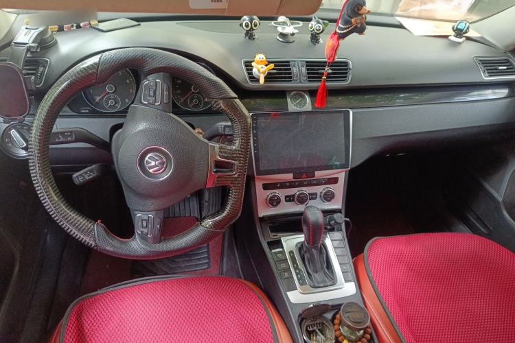 Used Volkswagen Magotan 2011 1.8TSI DSG Luxury Model Center Console