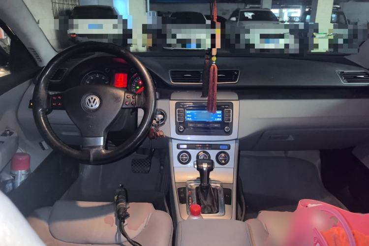 Used Volkswagen Magotan 2011 1.4 TSI Elite Edition Center Console