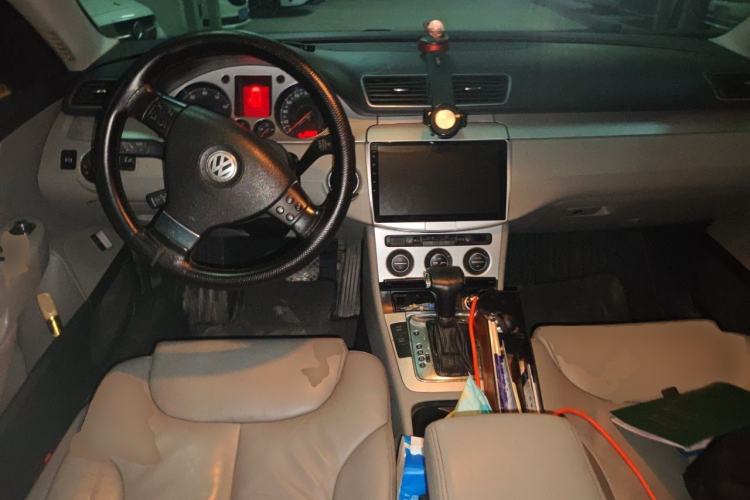 Used Volkswagen Magotan 2011 2.0 TSI DSG Luxury Edition Center Console