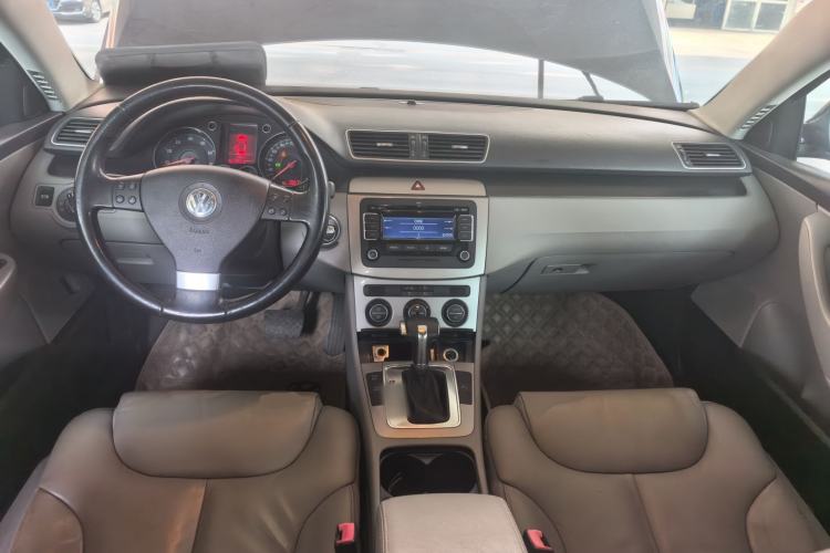 Used Volkswagen Magotan 2011 1.4 TSI Elite Edition Center Console