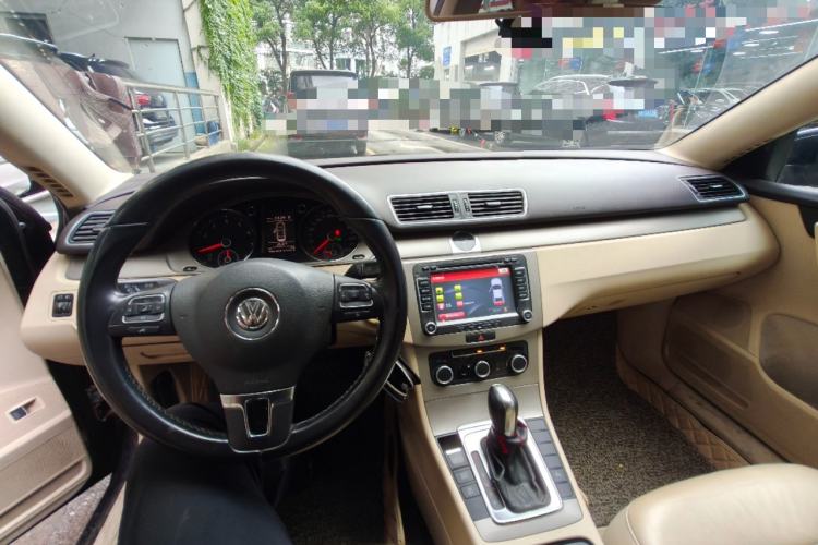 Used Volkswagen Magotan 2011 1.8TSI DSG Luxury Model Center Console