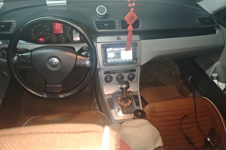 Used Volkswagen Magotan 2011 1.4 TSI Elite Edition Center Console