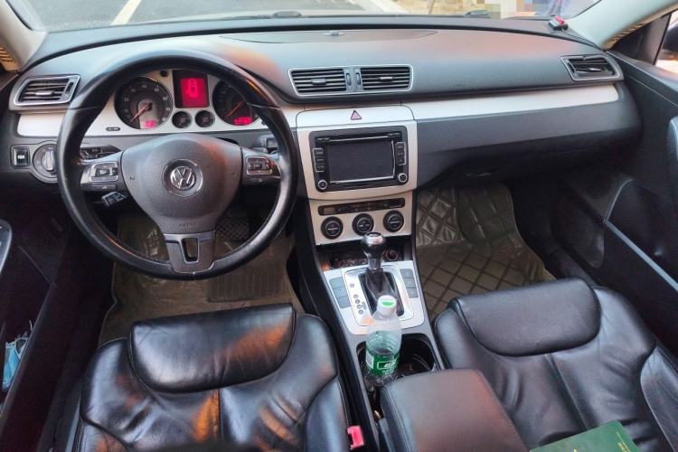Used Volkswagen Magotan 2011 2.0 TSI DSG Comfort Edition Center Console