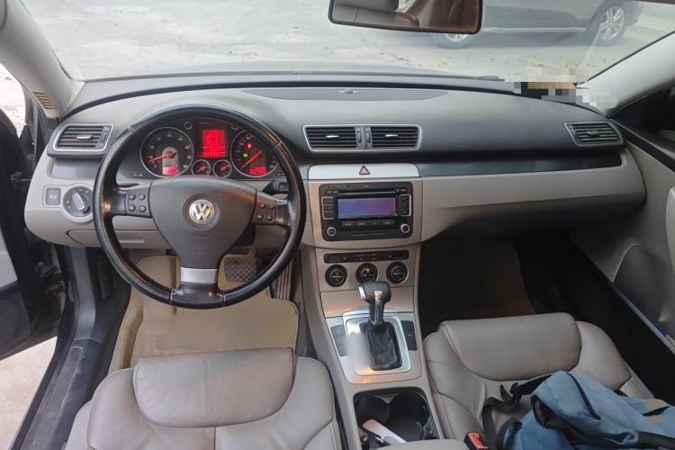 Used Volkswagen Magotan 2011 1.4 TSI Elite Edition Center Console