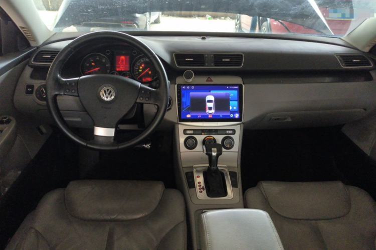 Used Volkswagen Magotan 2011 1.4 TSI Elite Edition Center Console