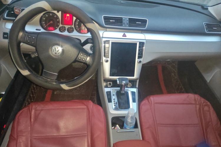 Used Volkswagen Magotan 2011 1.8TSI DSG Comfort Model Center Console