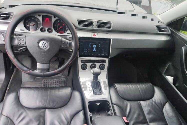 Used Volkswagen Magotan 2011 1.8TSI DSG Luxury Model Center Console