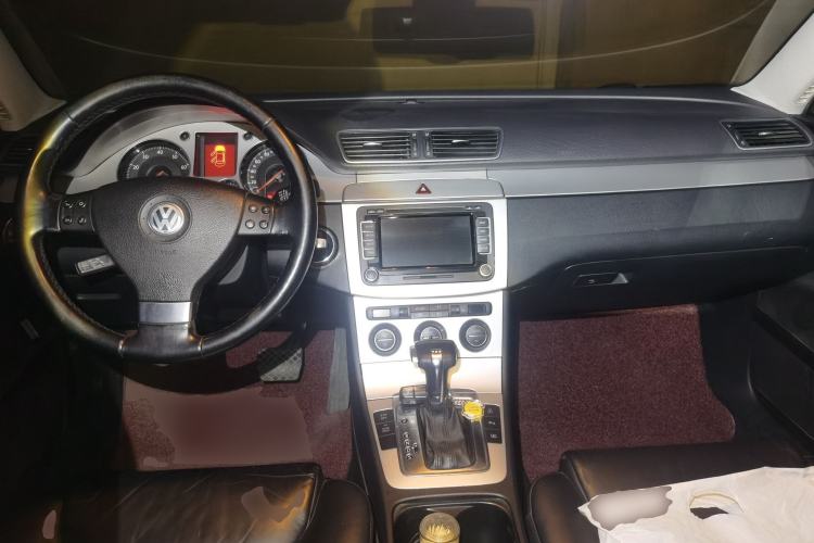 Used Volkswagen Magotan 2011 2.0 TSI DSG Luxury Edition Center Console