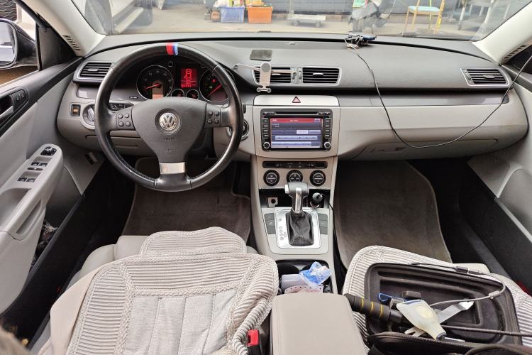 Used Volkswagen Magotan 2011 1.4 TSI Elite Edition Center Console