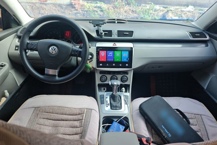 Used Volkswagen Magotan 2011 1.4 TSI Elite Edition Center Console