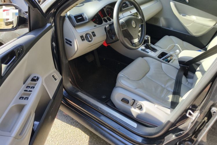 Used Volkswagen Magotan 2011 1.8TSI DSG Luxury Model Driver Seat