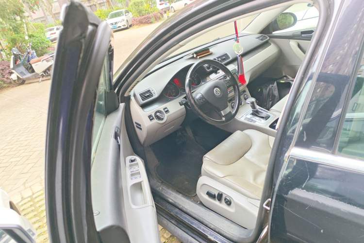 Used Volkswagen Magotan 2011 1.4 TSI Standard Edition Driver Seat
