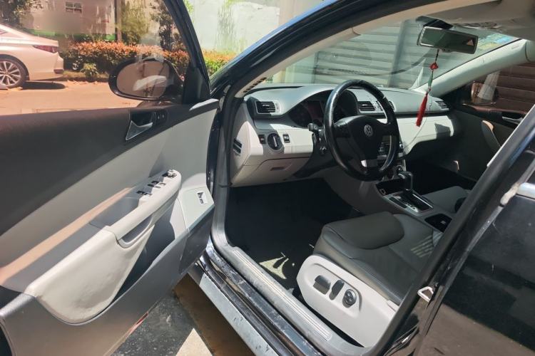 Used Volkswagen Magotan 2011 2.0 TSI DSG Comfort Edition Driver Seat