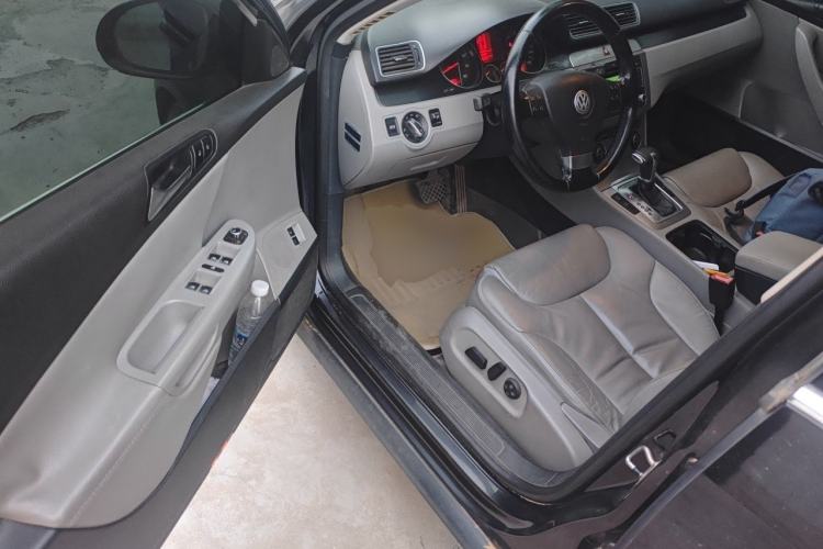 Used Volkswagen Magotan 2011 1.4 TSI Elite Edition Driver Seat