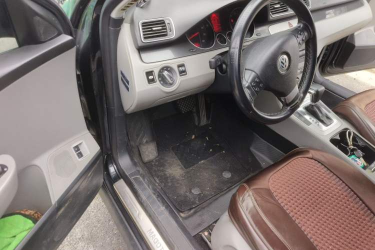 Used Volkswagen Magotan 2011 1.4 TSI Elite Edition Driver Seat
