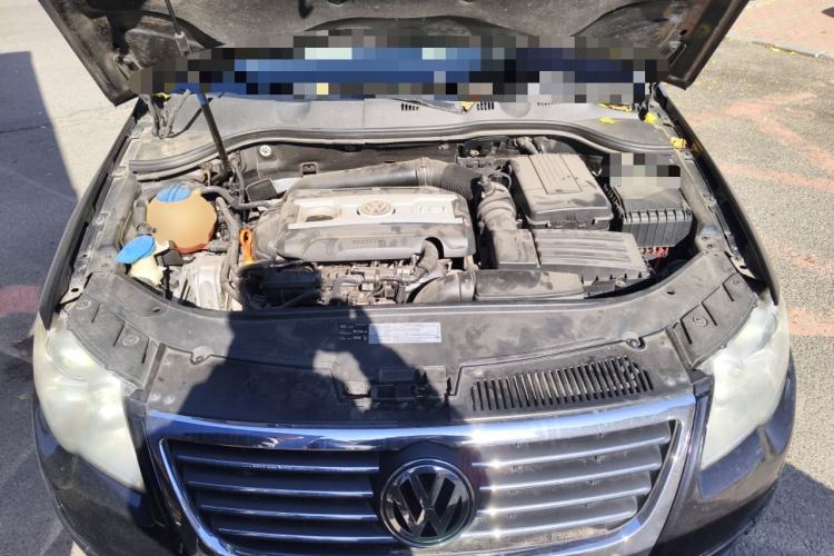 Used Volkswagen Magotan 2011 1.8TSI DSG Luxury Model Engine Bay