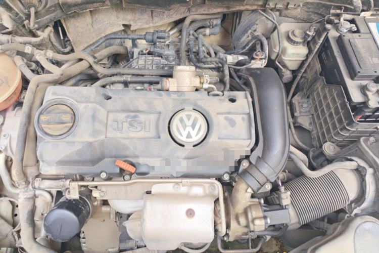 Used Volkswagen Magotan 2011 1.4 TSI Standard Edition Engine Bay