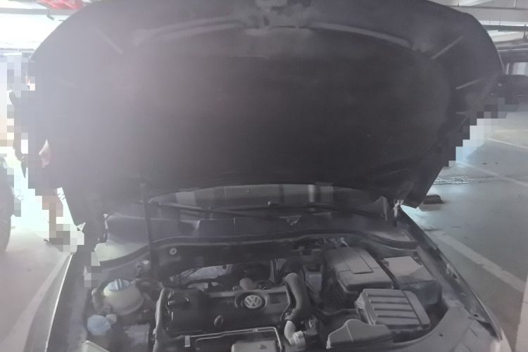 Used Volkswagen Magotan 2011 1.4 TSI Elite Edition Engine Bay