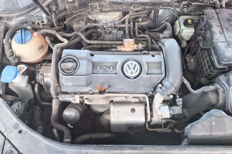 Used Volkswagen Magotan 2011 1.4 TSI Elite Edition Engine Bay