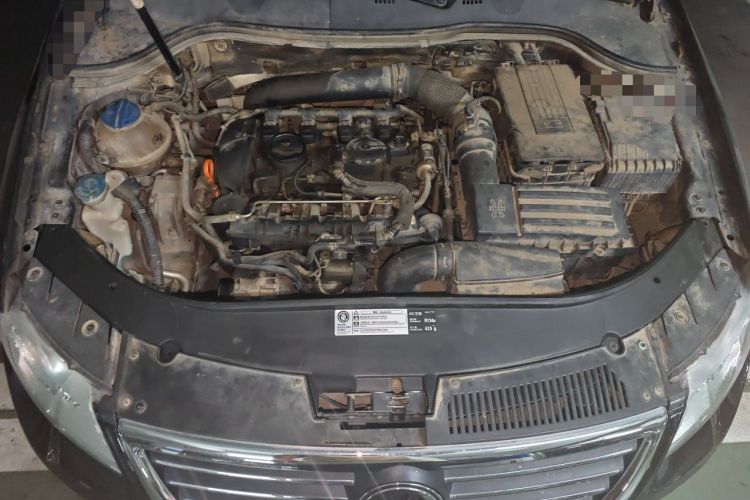 Used Volkswagen Magotan 2011 1.8TSI DSG Luxury Model Engine Bay