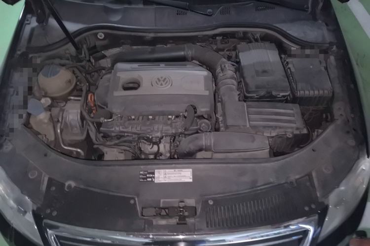 Used Volkswagen Magotan 2011 1.8TSI DSG Comfort Model Engine Bay