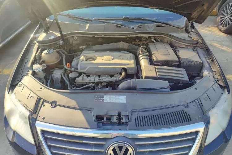 Used Volkswagen Magotan 2011 2.0 TSI DSG Comfort Edition Engine Bay