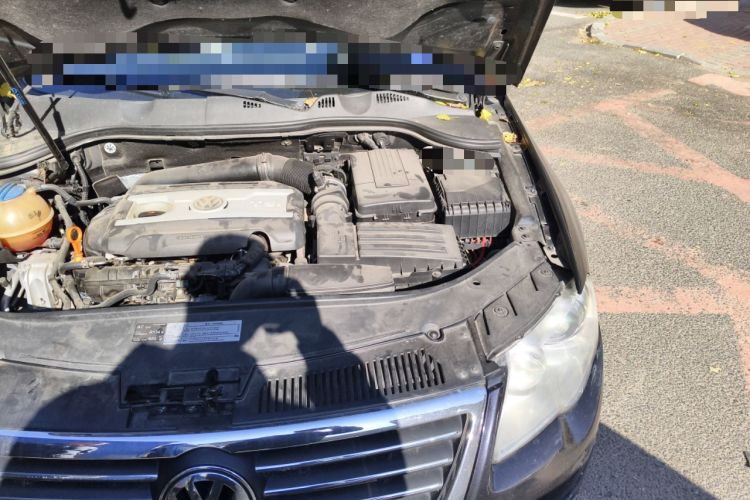 Used Volkswagen Magotan 2011 1.8TSI DSG Luxury Model Engine Bay Left