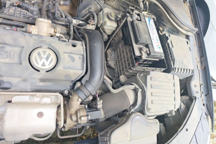 Used Volkswagen Magotan 2011 1.4 TSI Standard Edition Engine Bay Left