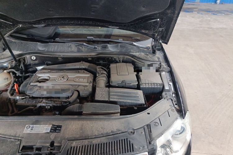 Used Volkswagen Magotan 2011 1.8TSI DSG Luxury Model Engine Bay Left