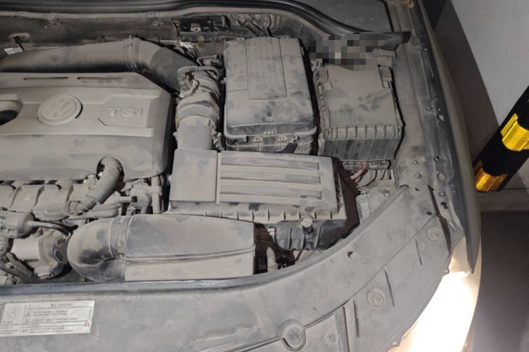Used Volkswagen Magotan 2011 1.8TSI DSG Luxury Model Engine Bay Left