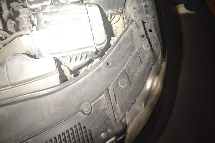 Used Volkswagen Magotan 2011 1.4 TSI Elite Edition Engine Bay Left