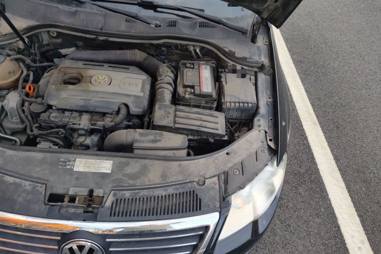 Used Volkswagen Magotan 2011 2.0 TSI DSG Comfort Edition Engine Bay Left