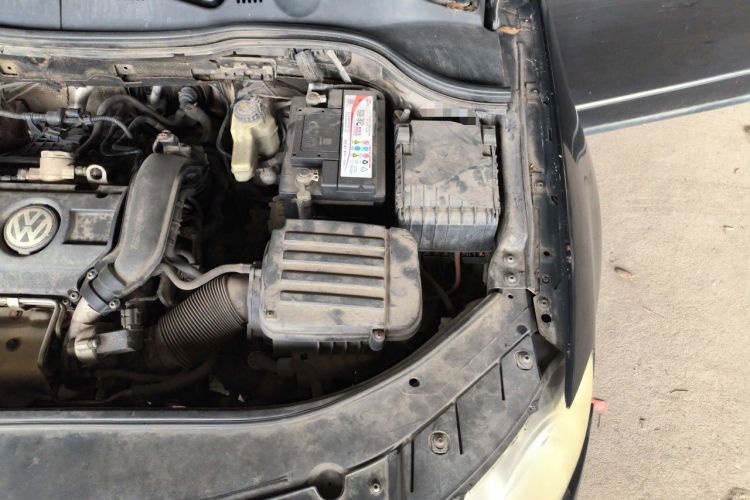 Used Volkswagen Magotan 2011 1.4 TSI Elite Edition Engine Bay Left