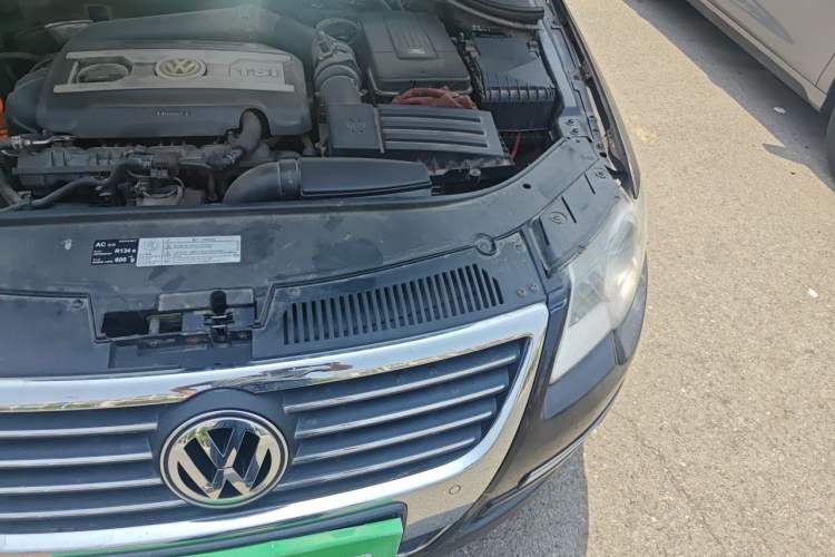 Used Volkswagen Magotan 2011 1.8TSI DSG Luxury Model Engine Bay Left