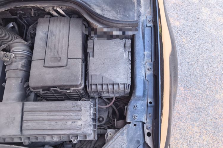 Used Volkswagen Magotan 2011 1.8TSI DSG Comfort Model Engine Bay Left