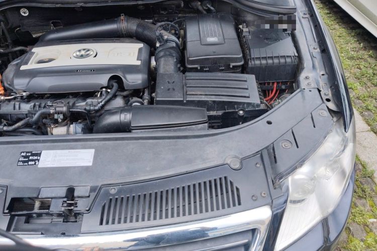 Used Volkswagen Magotan 2011 1.8TSI DSG Luxury Model Engine Bay Left